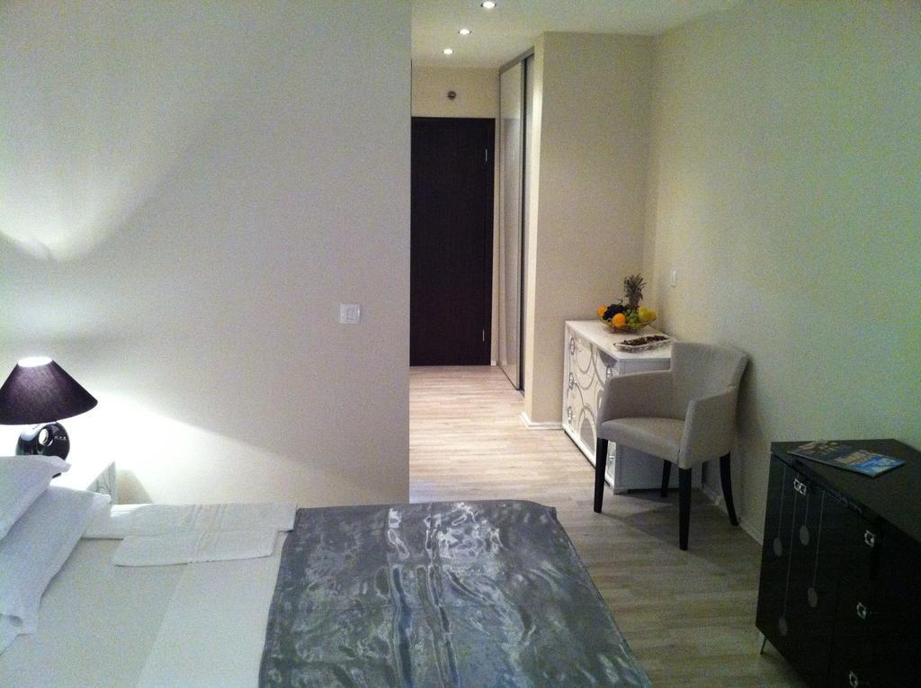 Apartments And Rooms Grand Palazzo Budva Quarto foto
