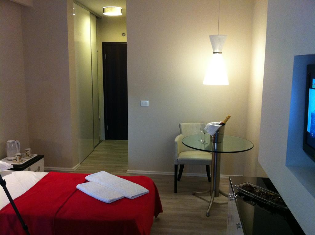 Apartments And Rooms Grand Palazzo Budva Quarto foto